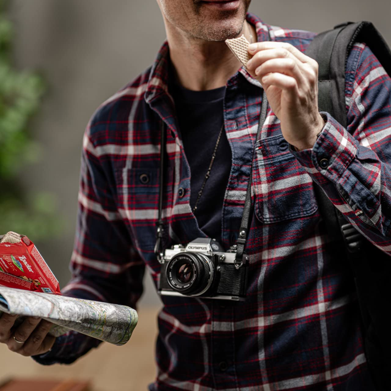 Loacker Premium Hazelnut Wafer Cookies| Multipack of 12 snacks | Crispy wafer fingers with creme-filling | 100% Italian Hazelnuts |Non GMO | No artificial flavorings, added colors or preservatives | perfect snack for lunchbox & coffee break 19.05 oz