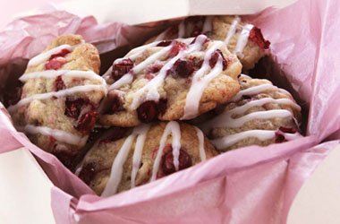 Ocean Spray Craisins ( 2 PACK SUPER SAVER ) Whole & Juicy Dried Cranberries Non-GMO 64 Oz Each Releasable Bag