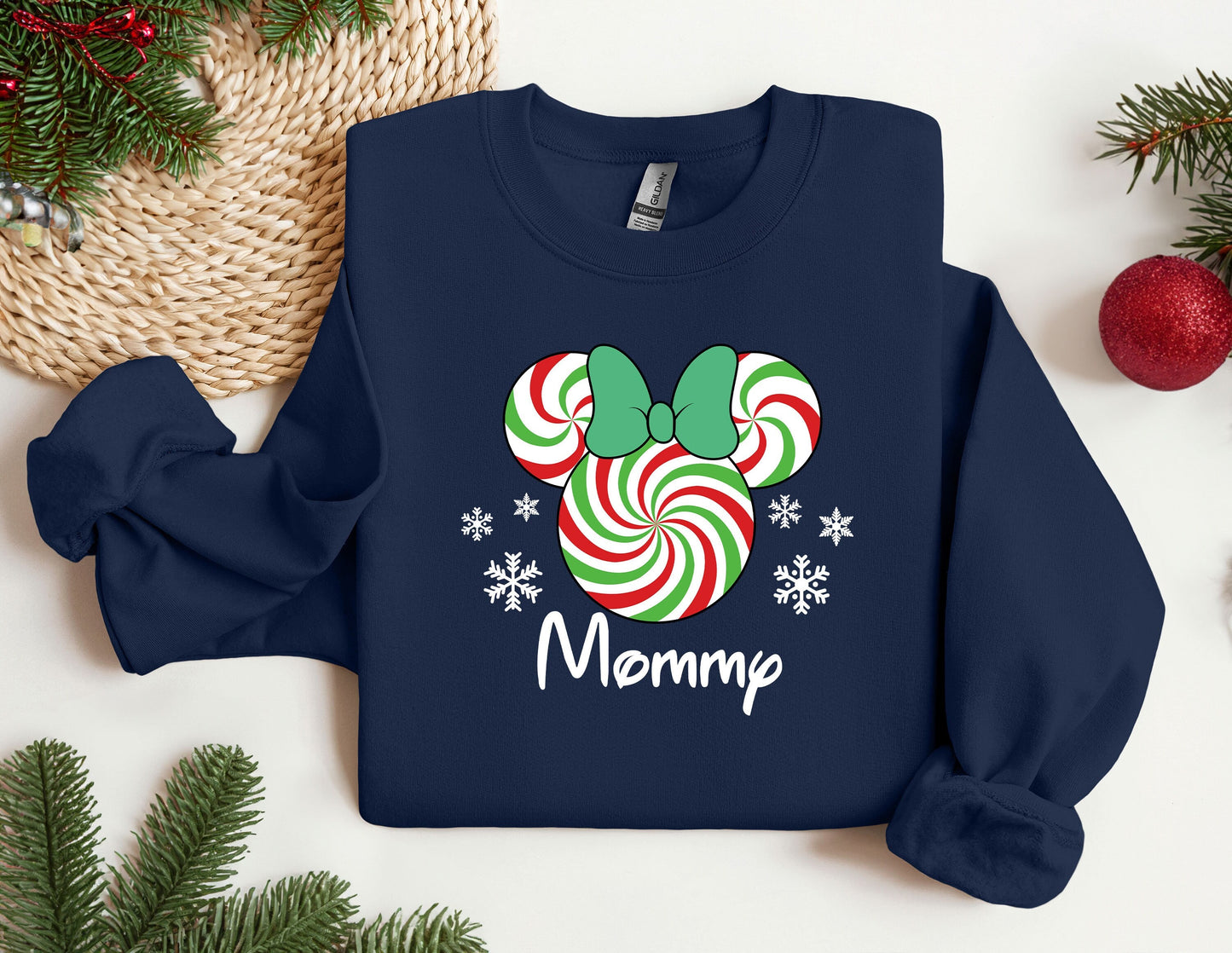Christmas Mommy and Daddy Sweatshirt, Trendy Sweatshirt, Disneyland Sweatshirt, Oversized Sweatshirt, Christmas Sweatshirt, Christmas Gift