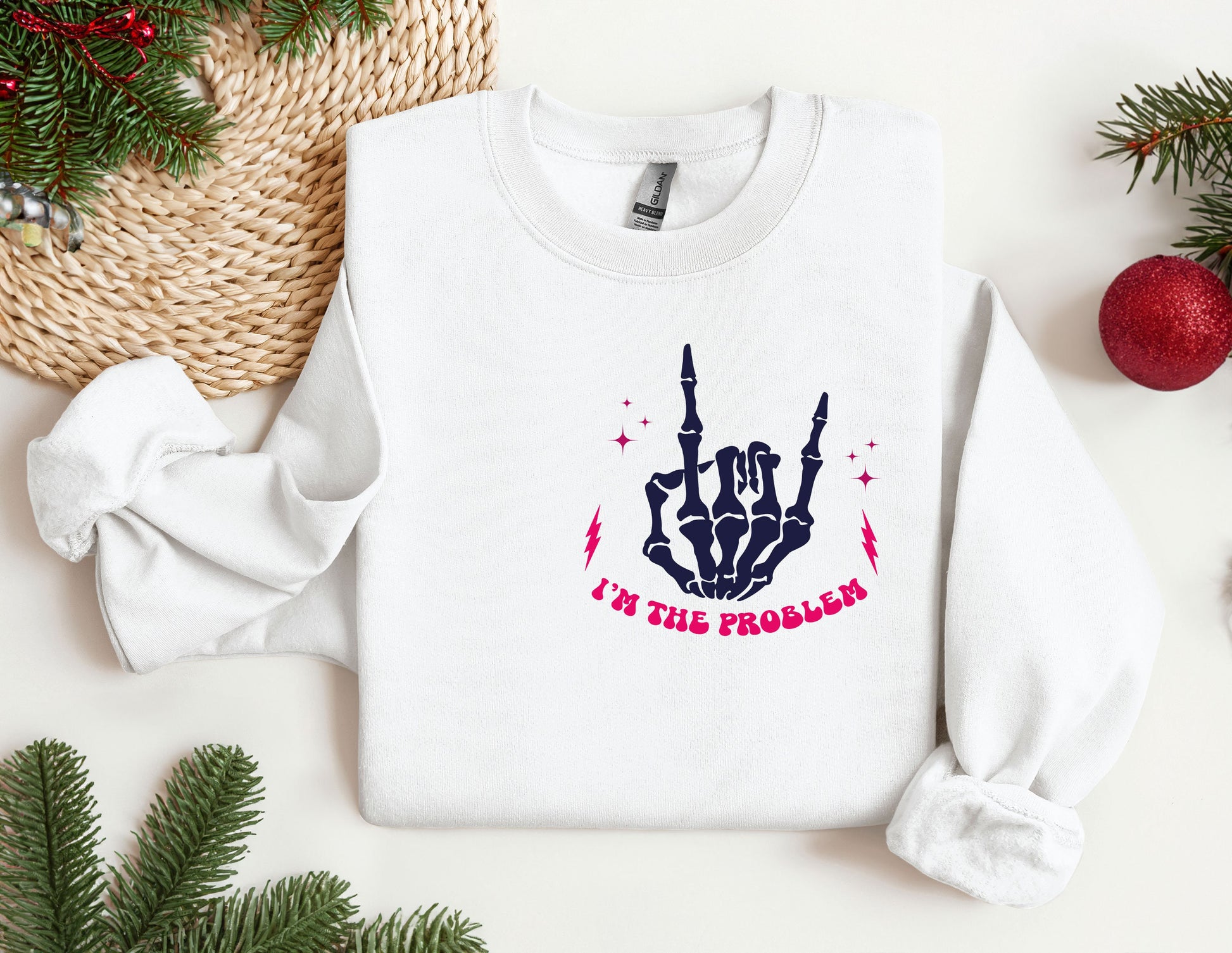 a white sweatshirt with the words i&#39;m the freak on it